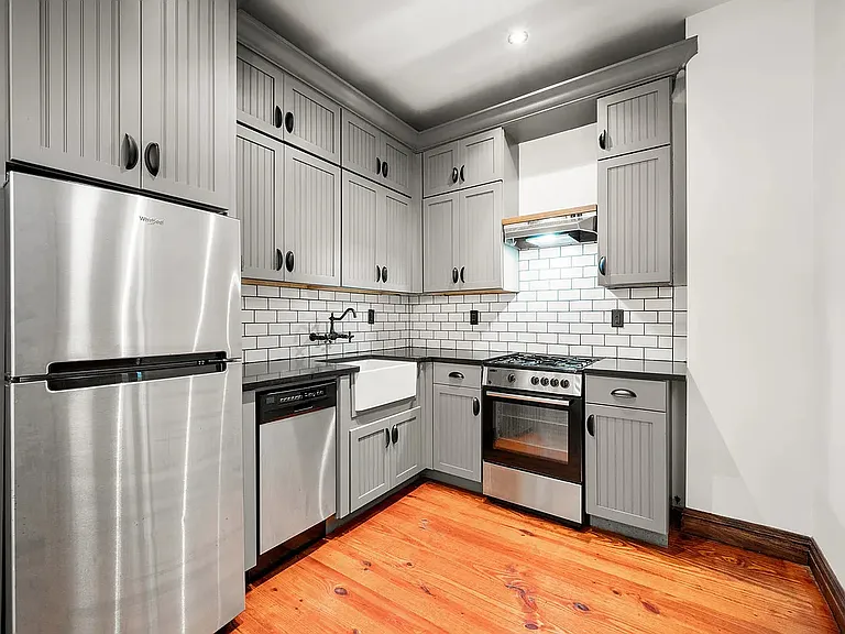 235 Kent Ave #4B — Photo 2