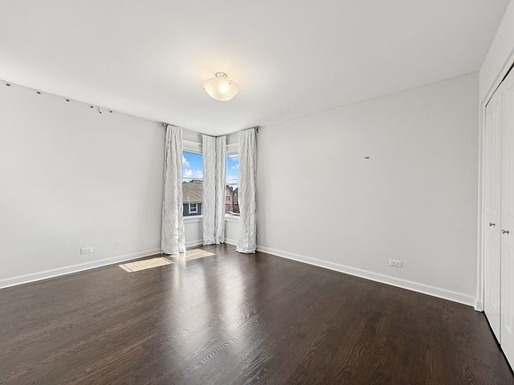 3rd image of 8788 Park Hill Ct