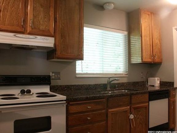3rd image of 3008 E Casto Ln