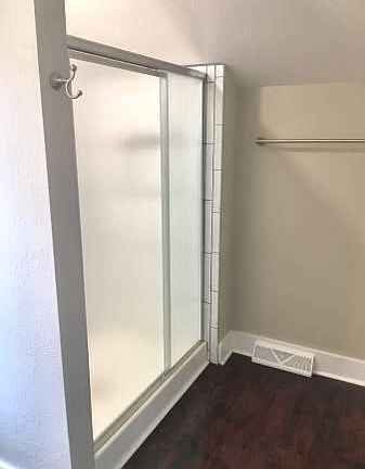 3rd image of 1033 W Wisconsin Ave