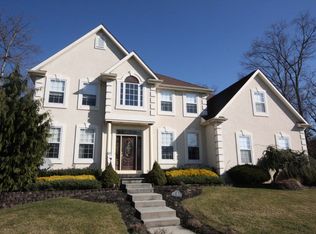 21 Lake Shore Dr, Glassboro, NJ 08028
