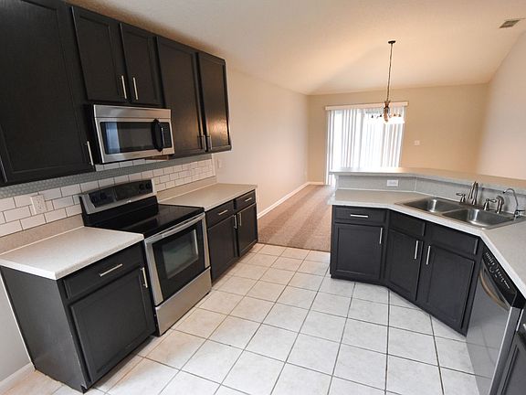 3rd image of 3413 Crane Hill Ct