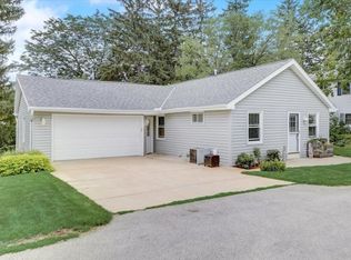W346N5340 Elm Ave, Okauchee, WI 53069