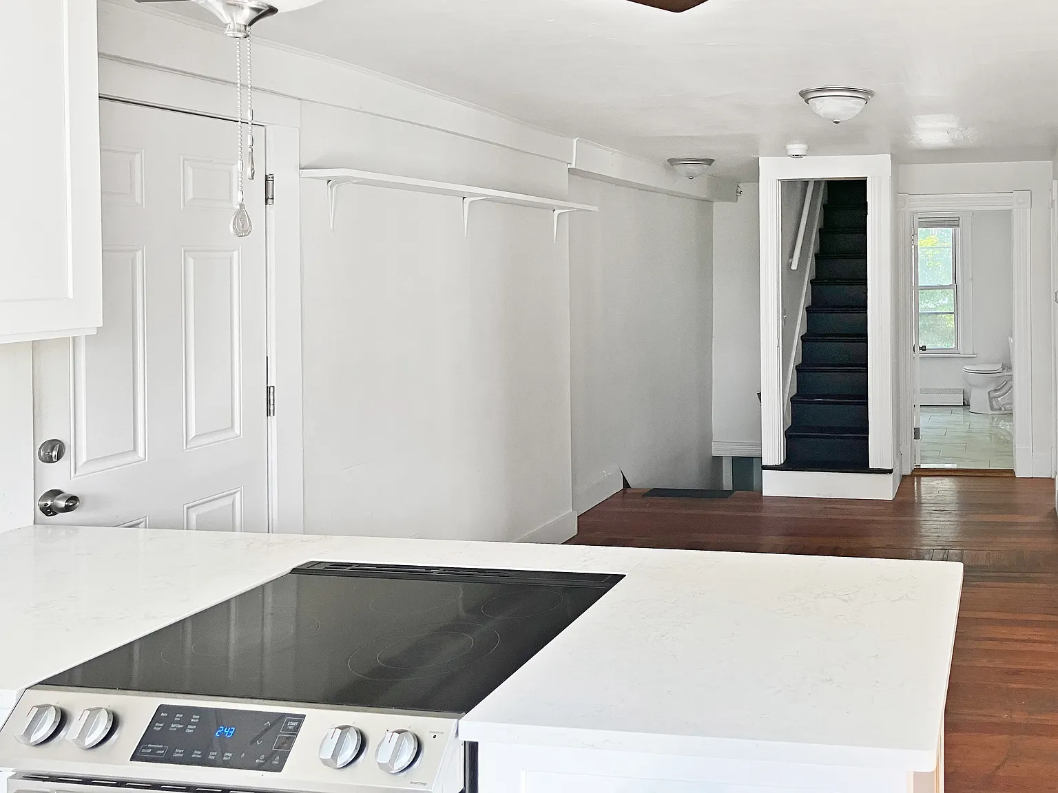 4 bed, 1600 sqft, $2,100 — Photo 3