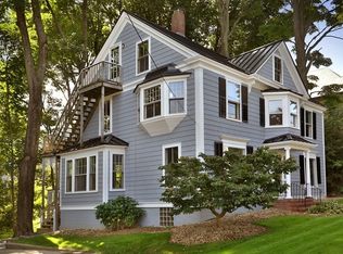 42 Sparhawk St, Amesbury, MA 01913