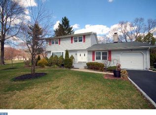 16 Beechcroft Dr, East Windsor, NJ 08520
