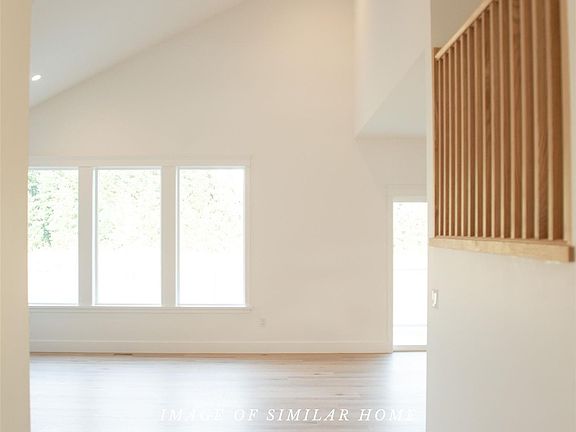 5th image of 3297 Eagleview Cres