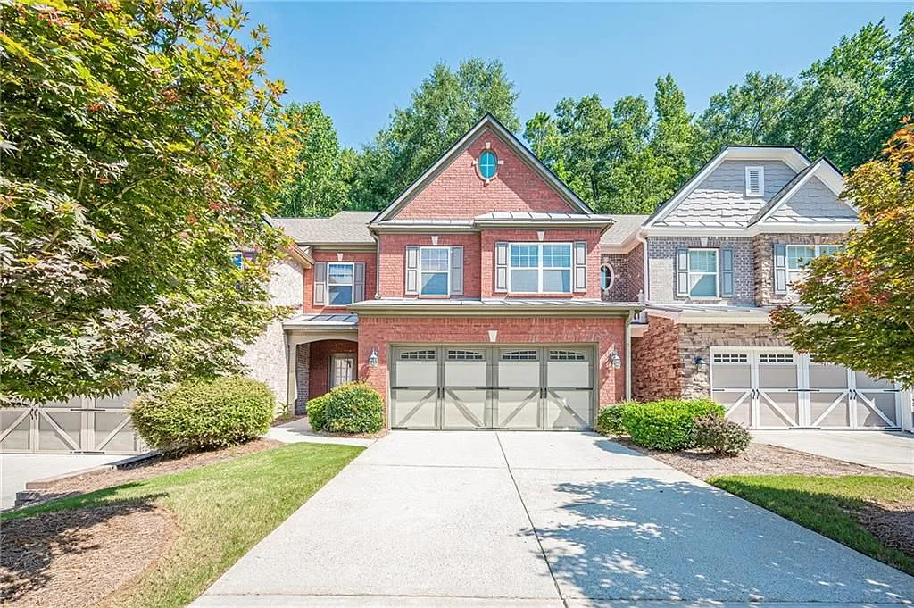 4 bed, 4.0 bath, 2406 sqft, $3,200 — Photo 1