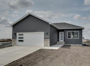 6651 32nd St S, Fargo, ND 58104