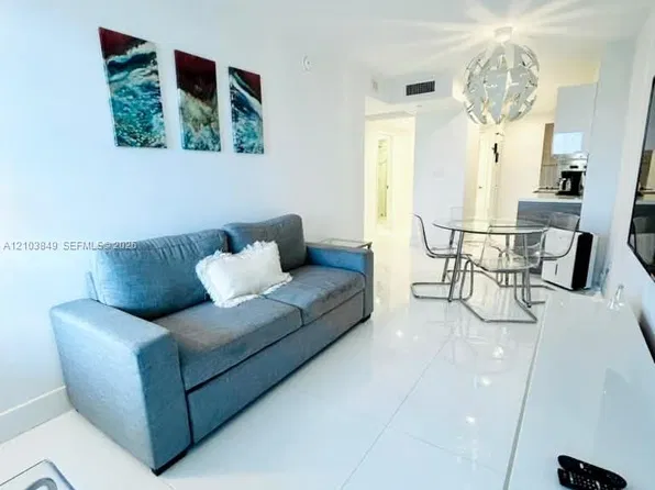 100 Lincoln Rd, Miami Beach, FL