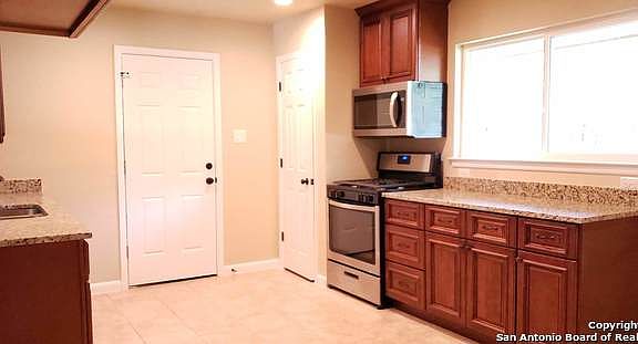 3rd image of 1826 Montview