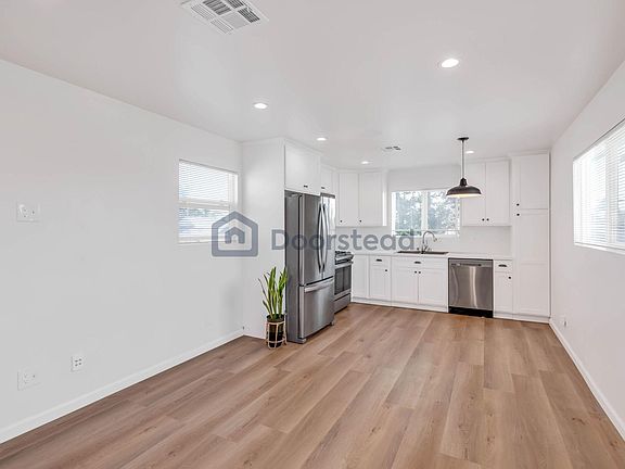 4th image of 4180 Arlington Ave