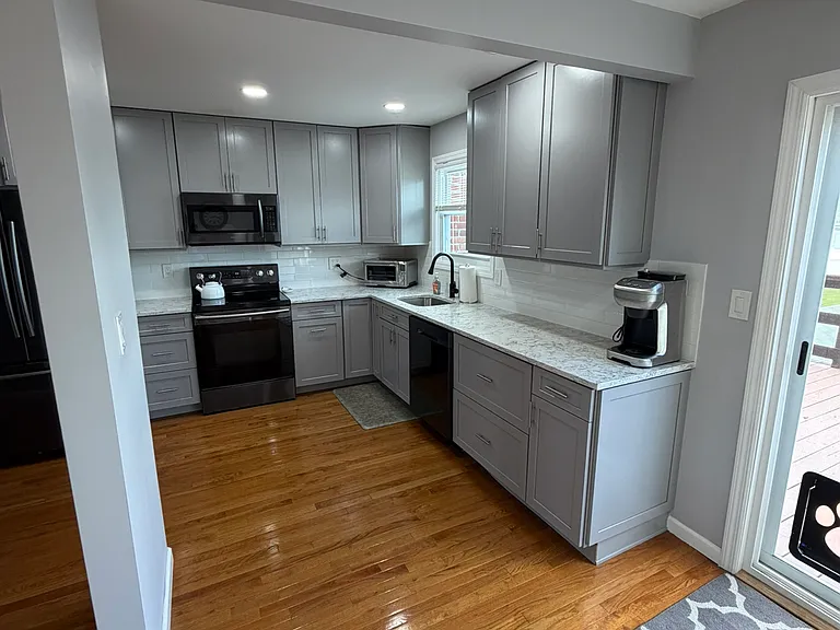 2503 Cedar St — Photo 7
