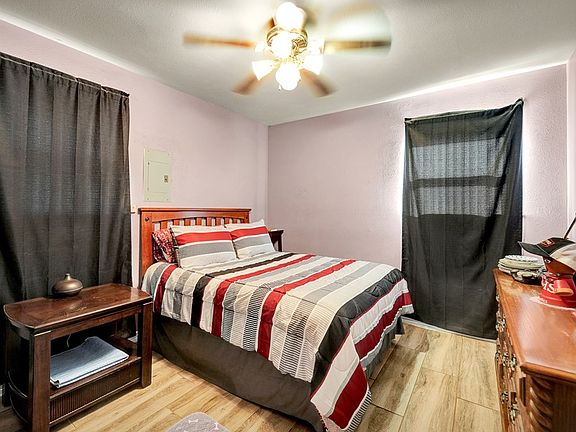 4th image of 914 W 36th St