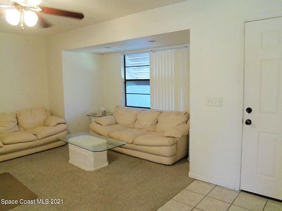 4th image of 543 Heather Ave NE
