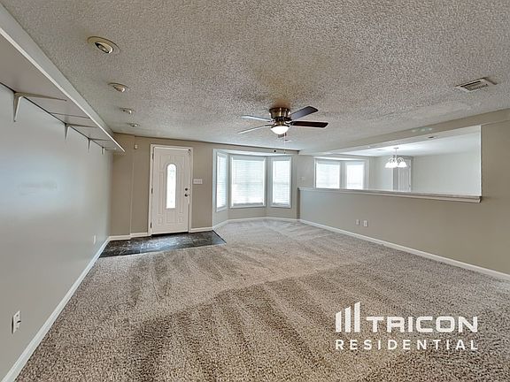 4th image of 220 Pepperdine Way