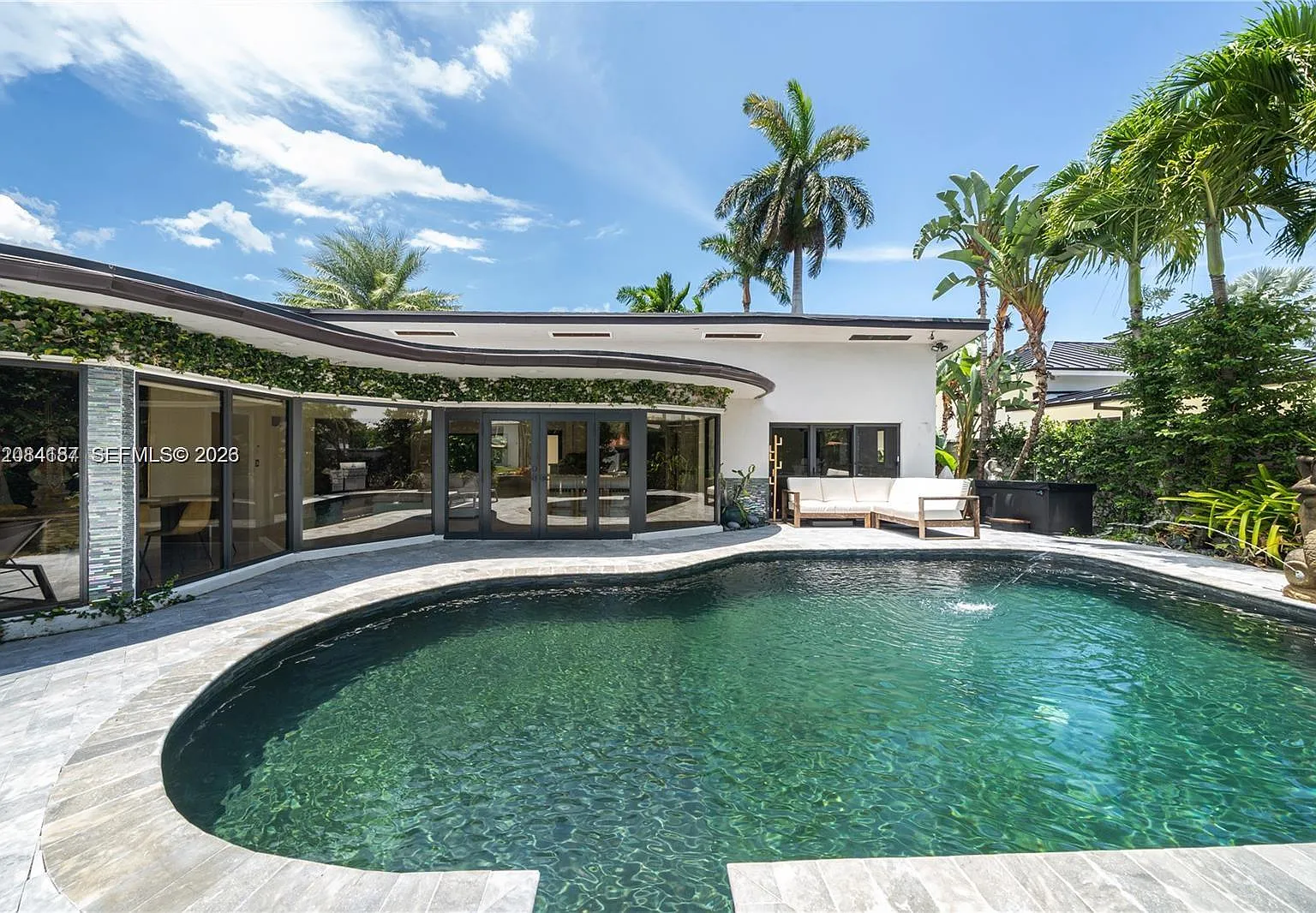 Amd Pl Biscayne Pines — Photo 1