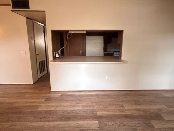 2nd image of 801 Calvin St APT C