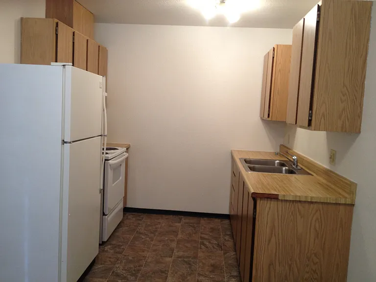 420 S Hill Rd — Photo 7