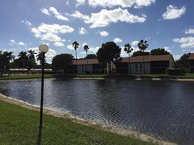 Lakefront condo