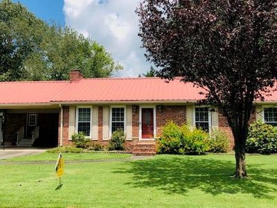 208 New Castle Dr, Florence, AL, 35633