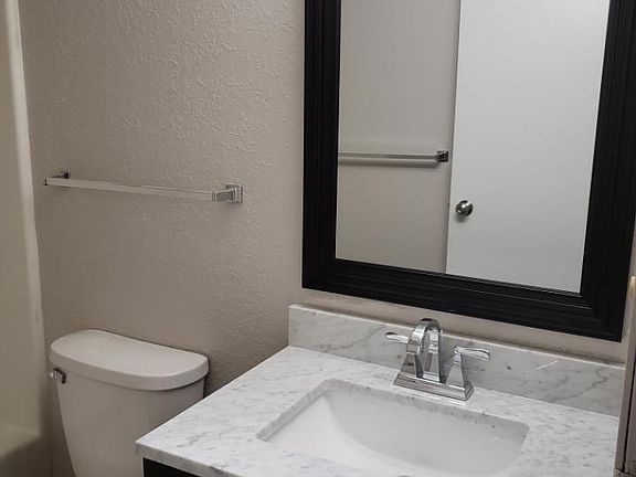 4th image of 1135 W South Park Ave #D