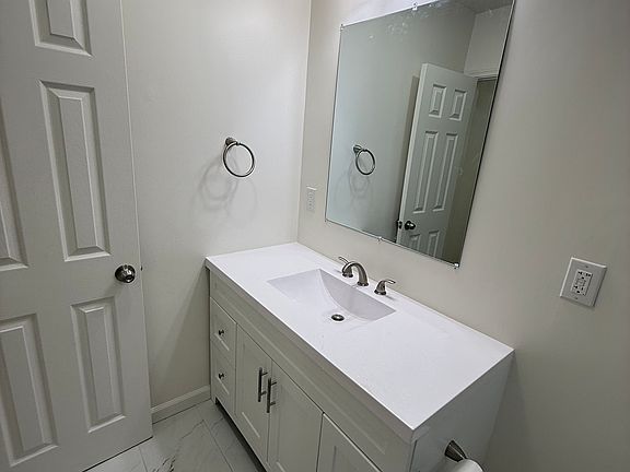 3rd image of 1451 Manhattan Beach Blvd APT C