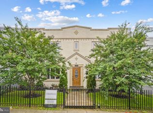 1247 Penn St NE APT 4, Washington, DC 20002