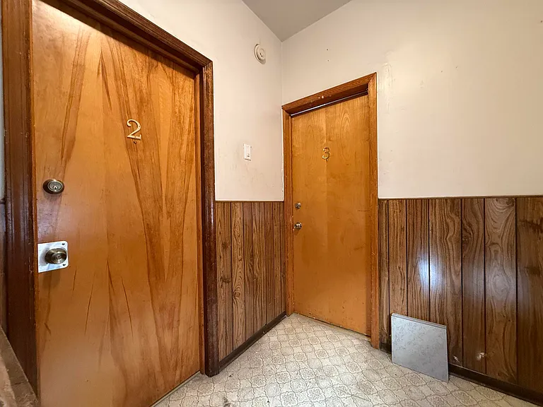 129 W 20th St #3 — Photo 40