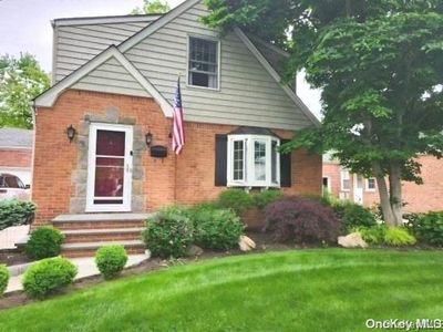 34 Aster Drive, New Hyde Park, NY, 11040