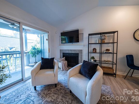 3rd image of 505 N Graham St Unit 3E
