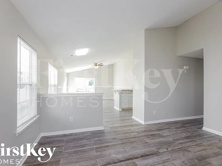 9610 Rau Ct — Photo 4