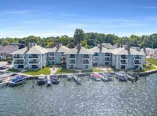 400 Lakeview Ct APT 28, Spring Lake, MI 49456