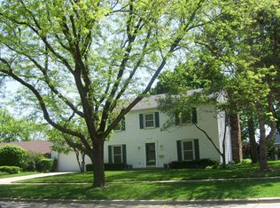 1123 W Golf Rd, Libertyville, IL 60048