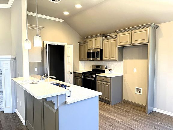 4th image of 4412 Westway Ave