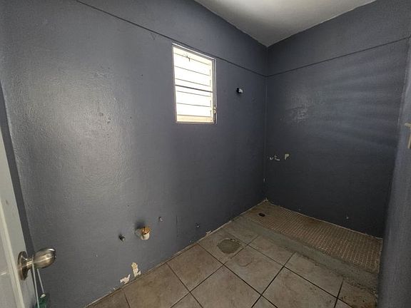 5th image of 69-23 Aldrin St