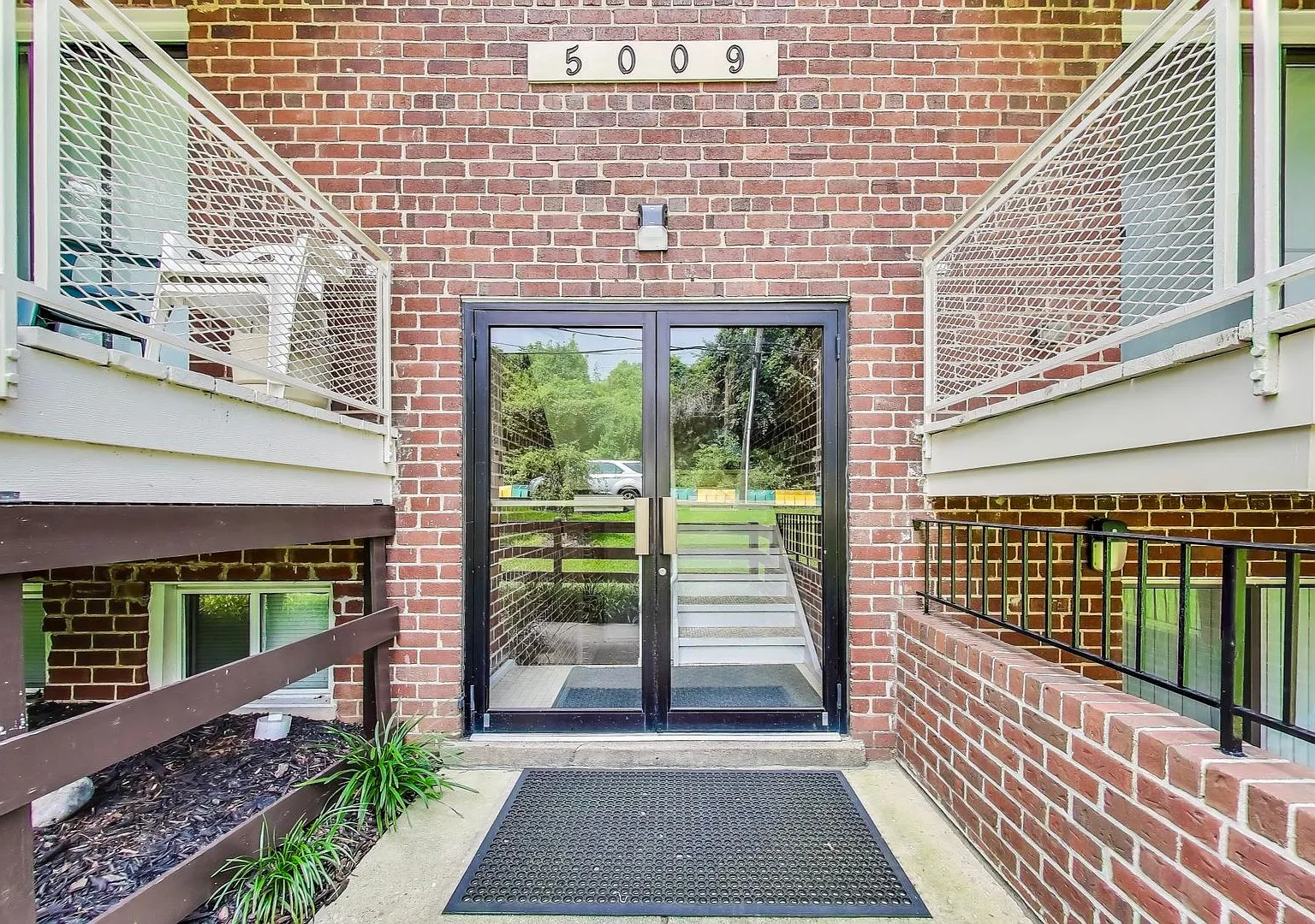 5009 Quincy Street — Photo 1