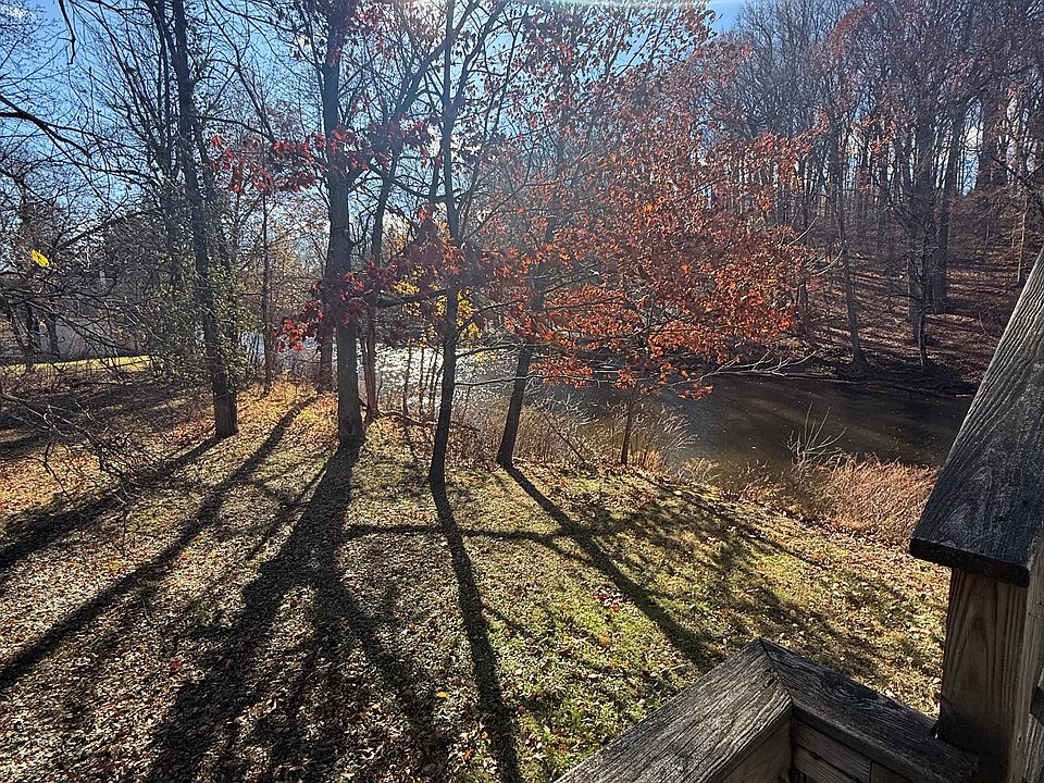 1st image of 366 Bridle Dr