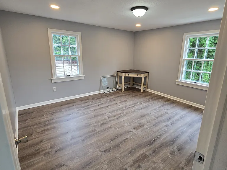 216 Robert Ave — Photo 18
