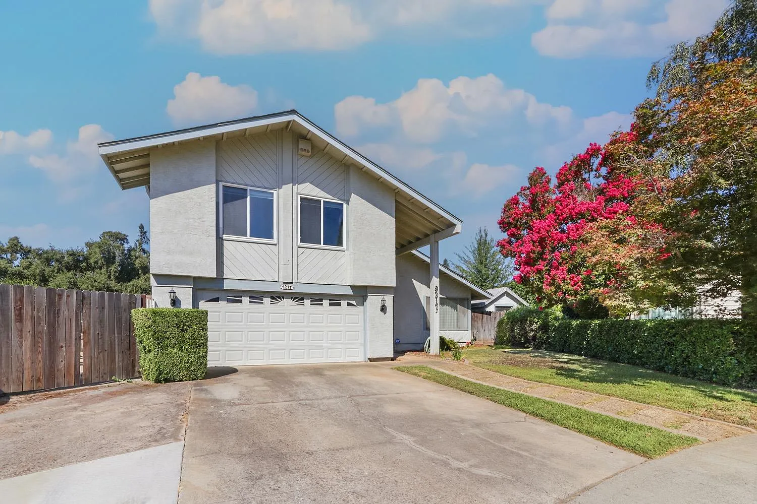 9217 Falkland Way photo 1