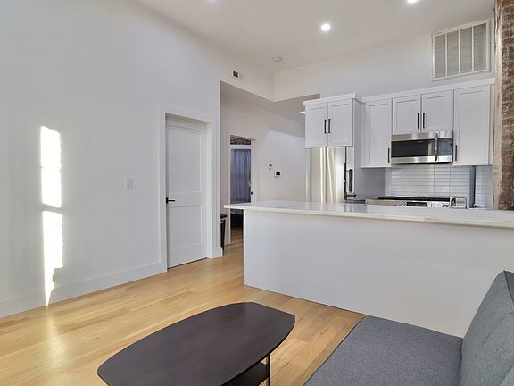 2nd image of 25 Corbin Ave APT 6
