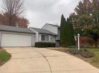 52255 Iris Ct, Elkhart, IN 46514