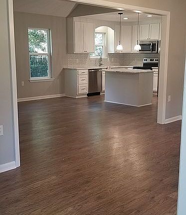 5th image of 11237 Lark Ave