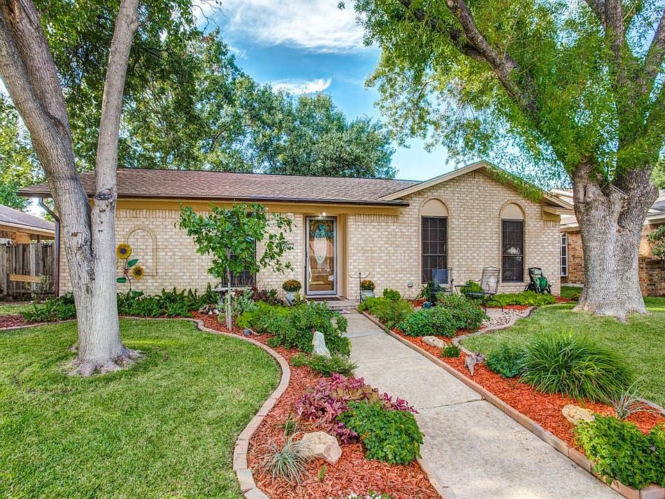 1st image of 954 Meadowdale Cir