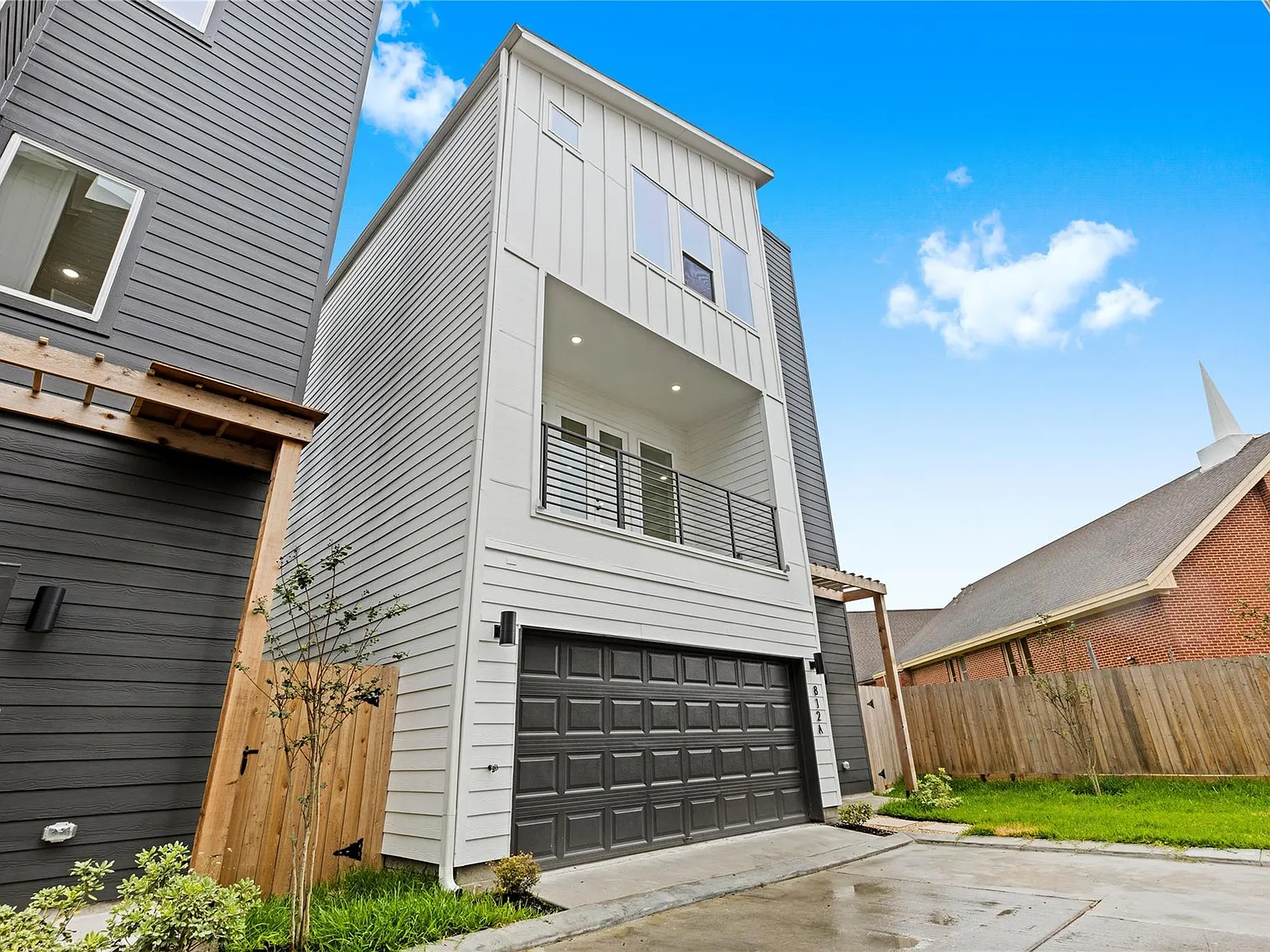 3 bed, 3.5 bath, 1966 sqft, $2,350 — Photo 4