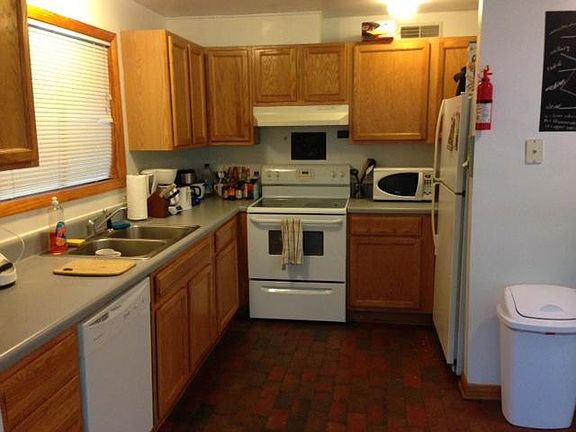 3rd image of 115 Howell St #B