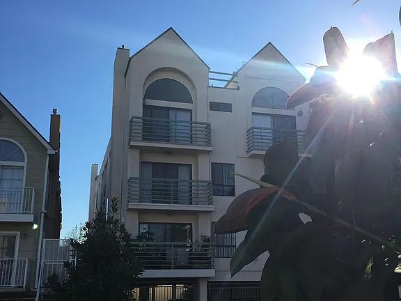 5th image of 1526 S Bedford St APT 101