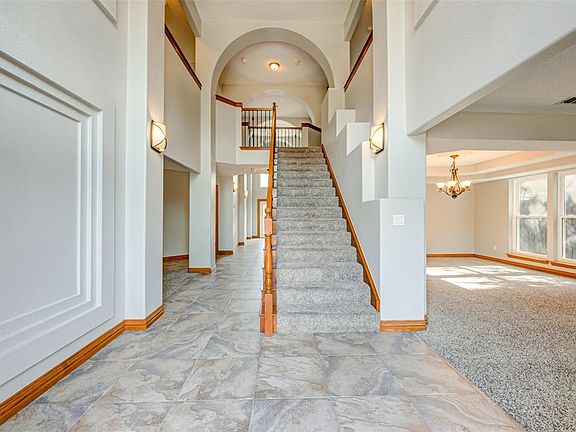 2nd image of 1813 Lake Whitney Ln