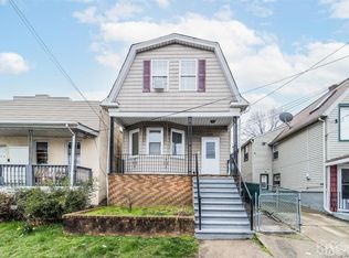 297 Jeffries St, Perth Amboy, NJ 08861