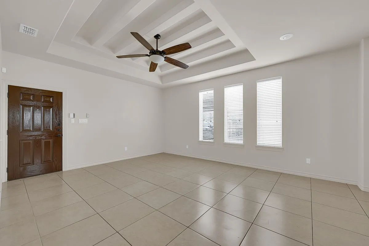 2 bed, 2.0 bath, 983 sqft, $1,100 — Photo 2